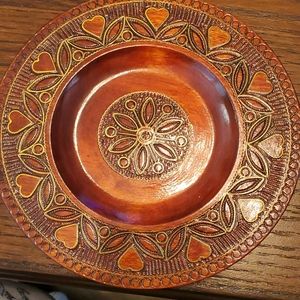 VINTAGE HAND CARVED WOODEN DECORATIVE PLATE